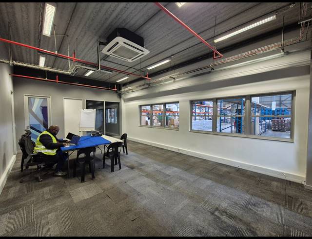 13,926M² WAREHOUSE TO LET IN GOSFORTH PARK